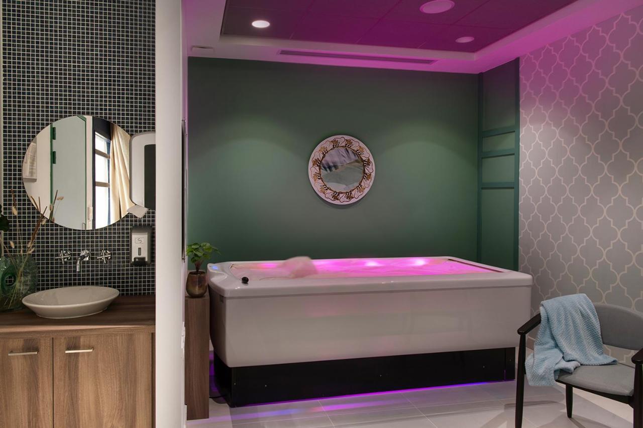 Residence Services Seniors Domitys Les Eaux Vives Digne-les-Bains ภายนอก รูปภาพ